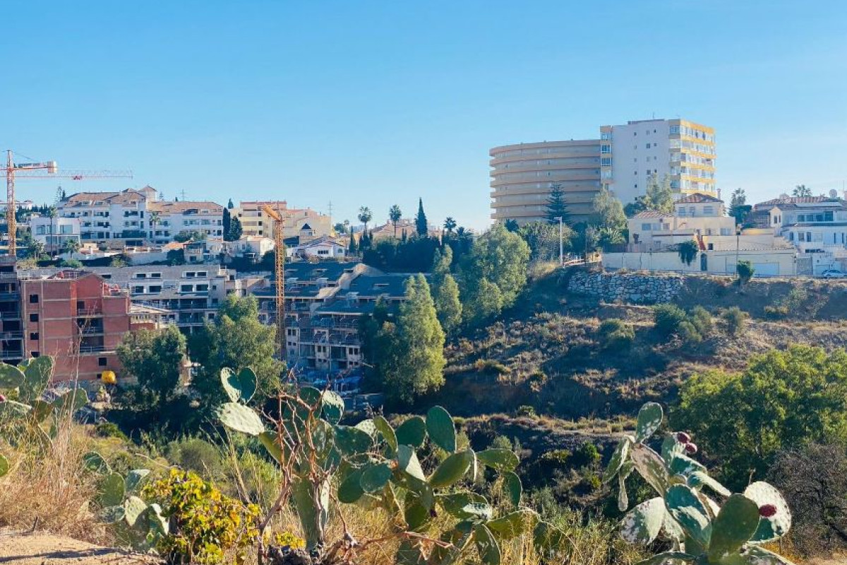 Działka na sprzedaż w Fuengirola, Malaga photo 1