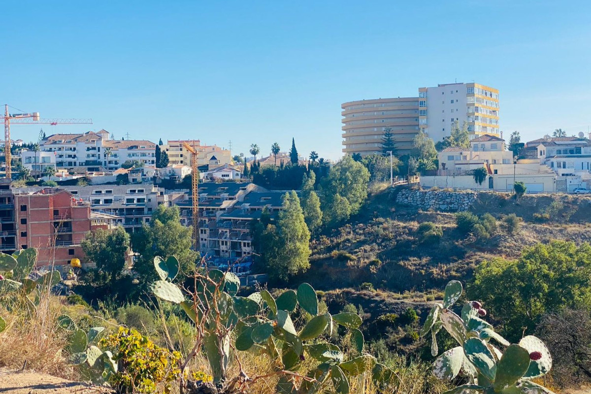 Działka na sprzedaż w Fuengirola, Malaga photo 3