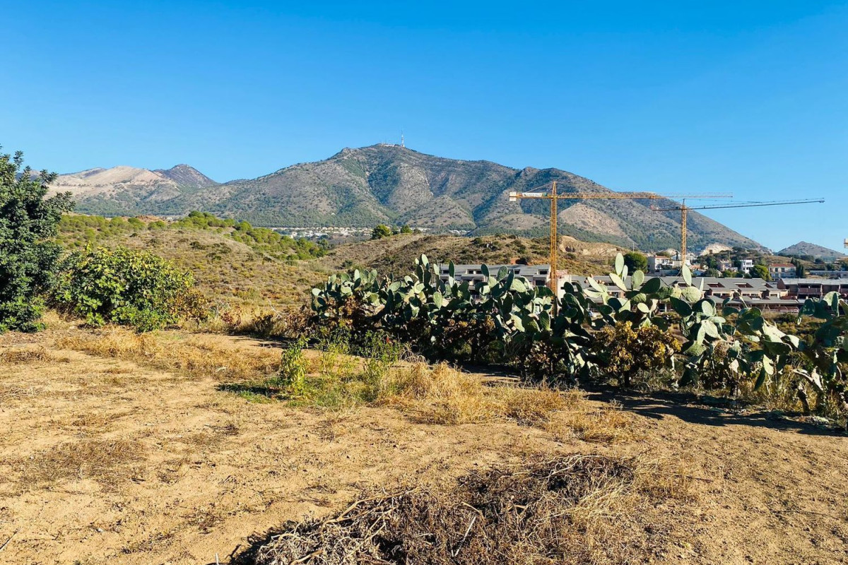 Działka na sprzedaż w Fuengirola, Malaga photo 4