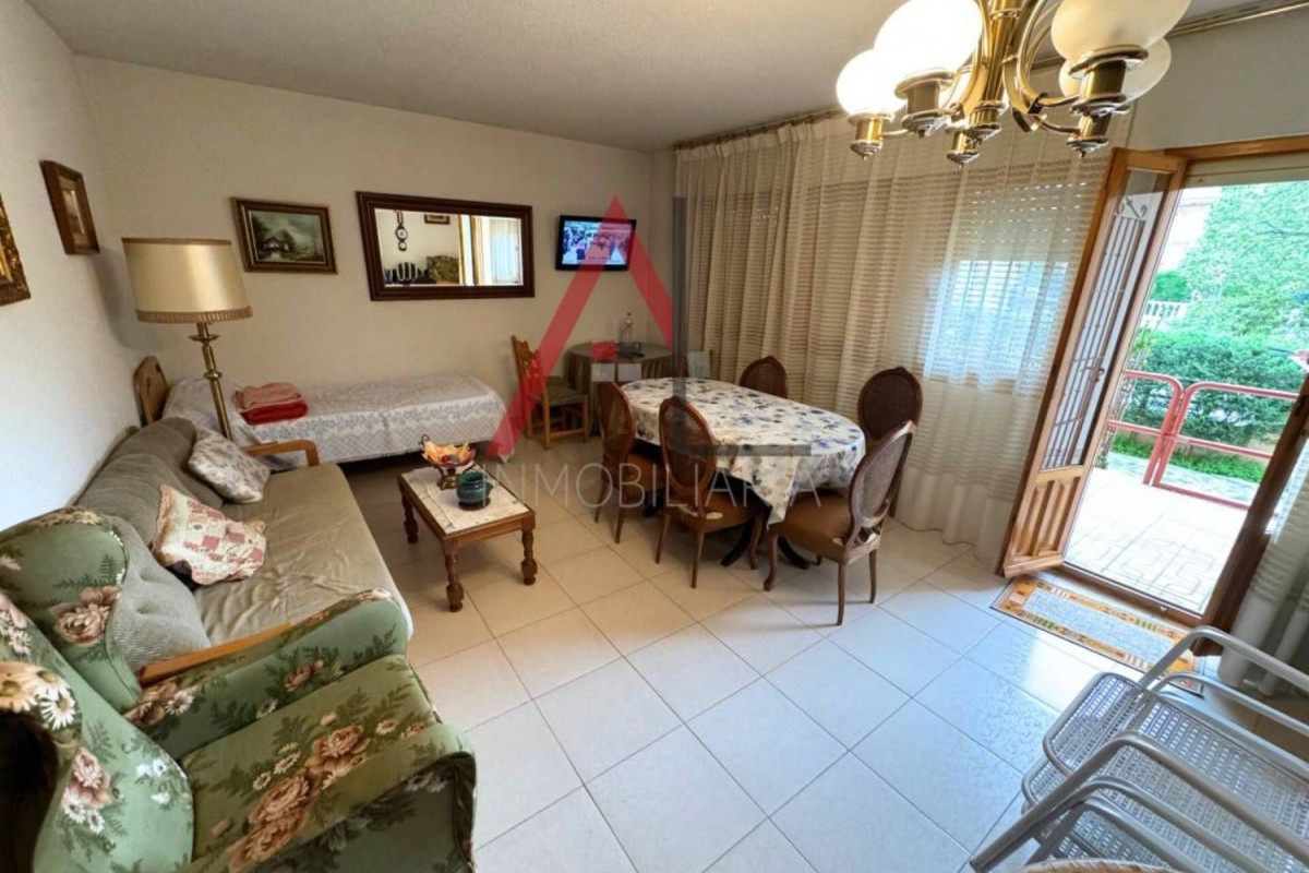 Sale of townhouse in , Nava de la Asuncion photo 2