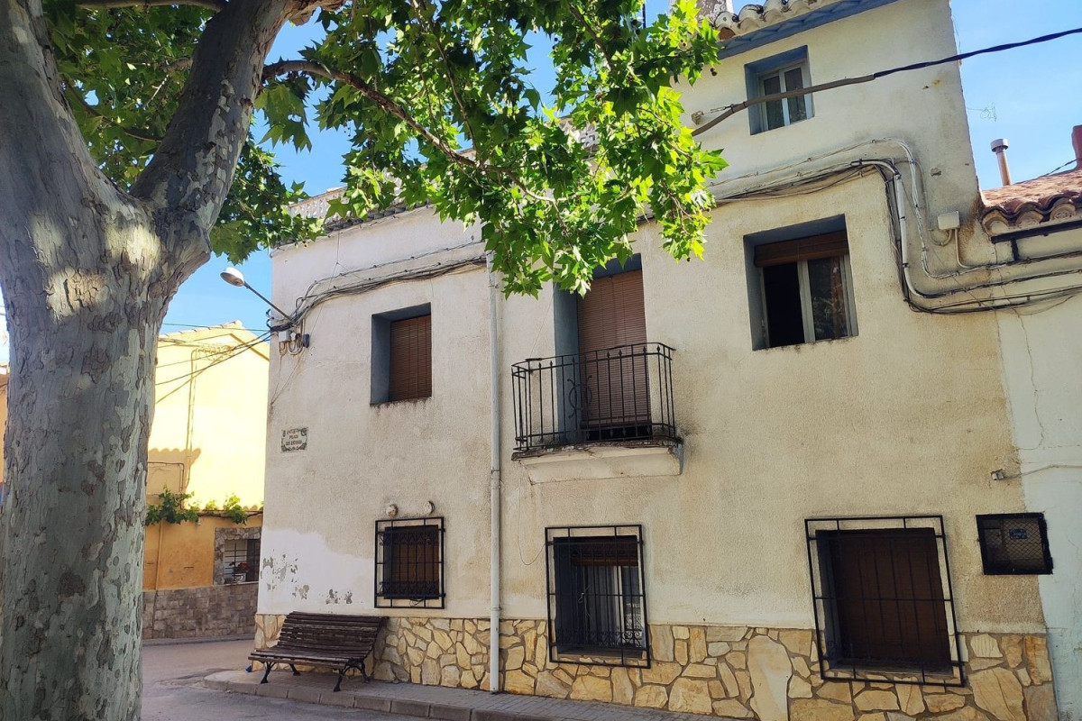 Properties for sale and rent in Spain photo 2