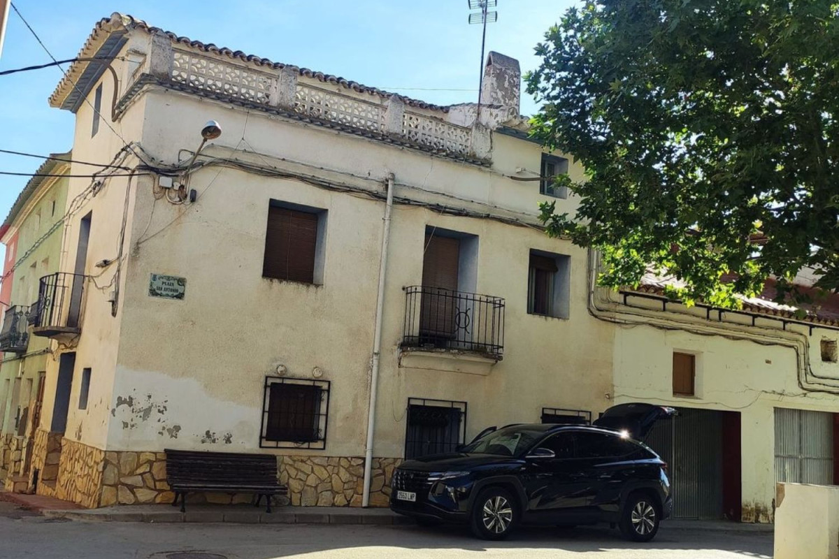 Properties for sale and rent in Spain photo 4