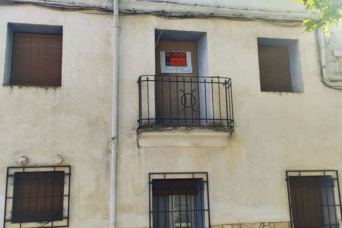 Properties for sale and rent in Spain photo 5