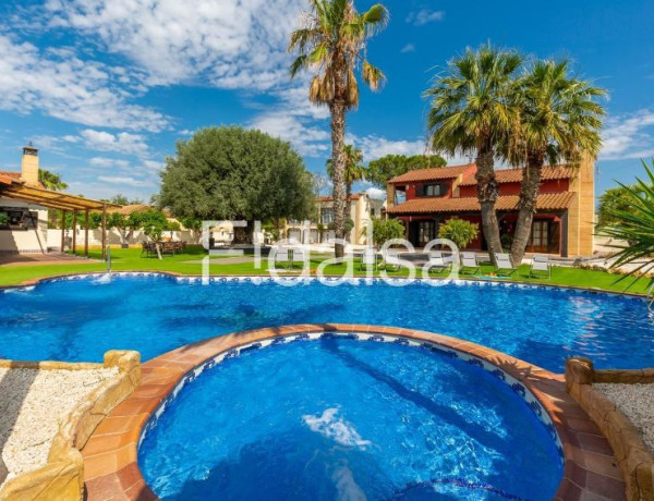 Chalet independiente en venta en , Catral photo 1