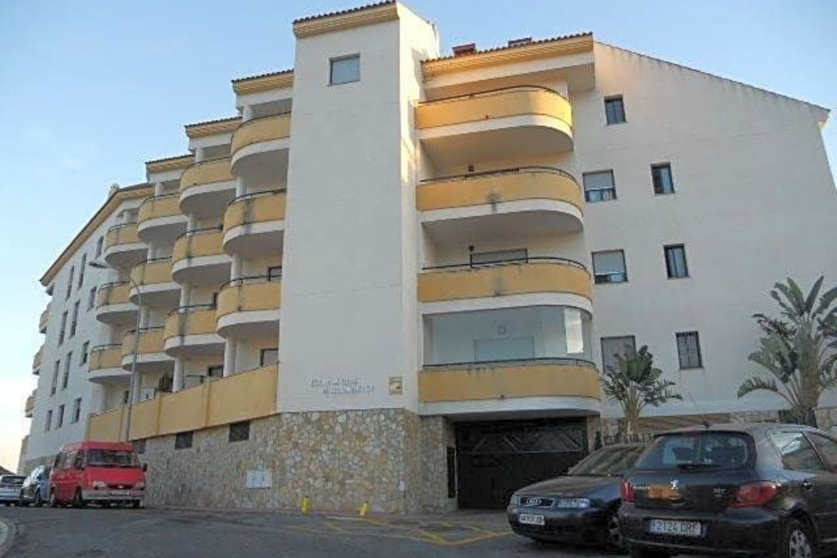Venta de garaje en Calle Almuñécar , Benalmádena photo 2