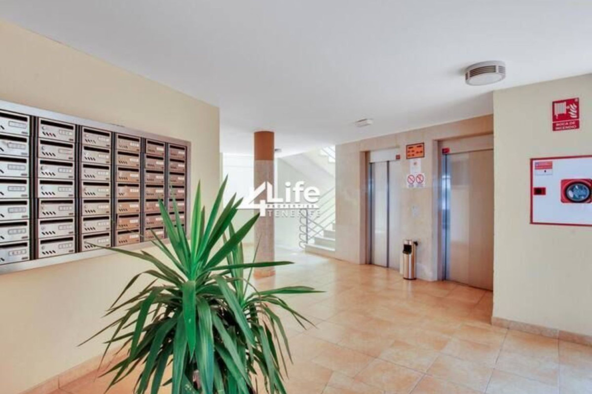 Продажа квартиры на Плайя Параисо, Адехе
 photo 4