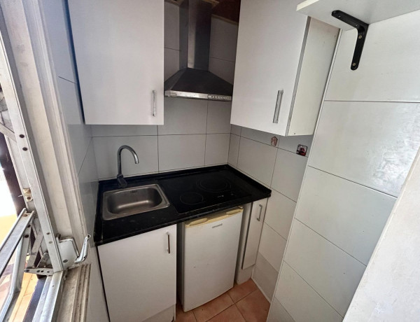 Estudio en venta en Calle de Josep Carner, Salou photo 4
