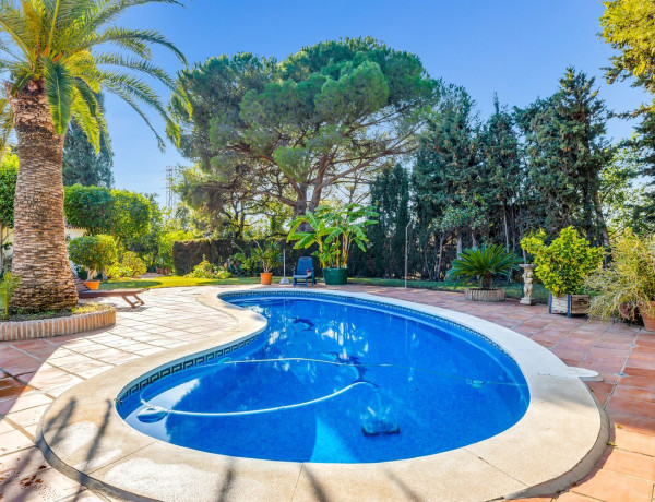 Detached villa for sale in  Torrevigía, 4, Estepona photo 4