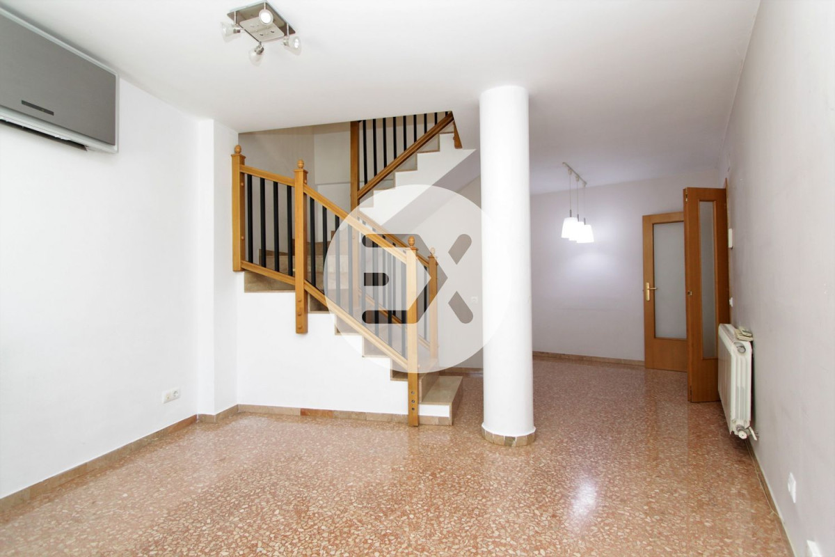 Venta de duplex en , Sant Boi de Llobregat photo 1