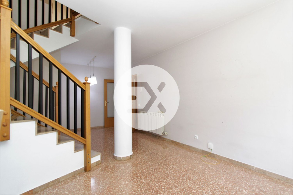 Venta de duplex en , Sant Boi de Llobregat photo 2