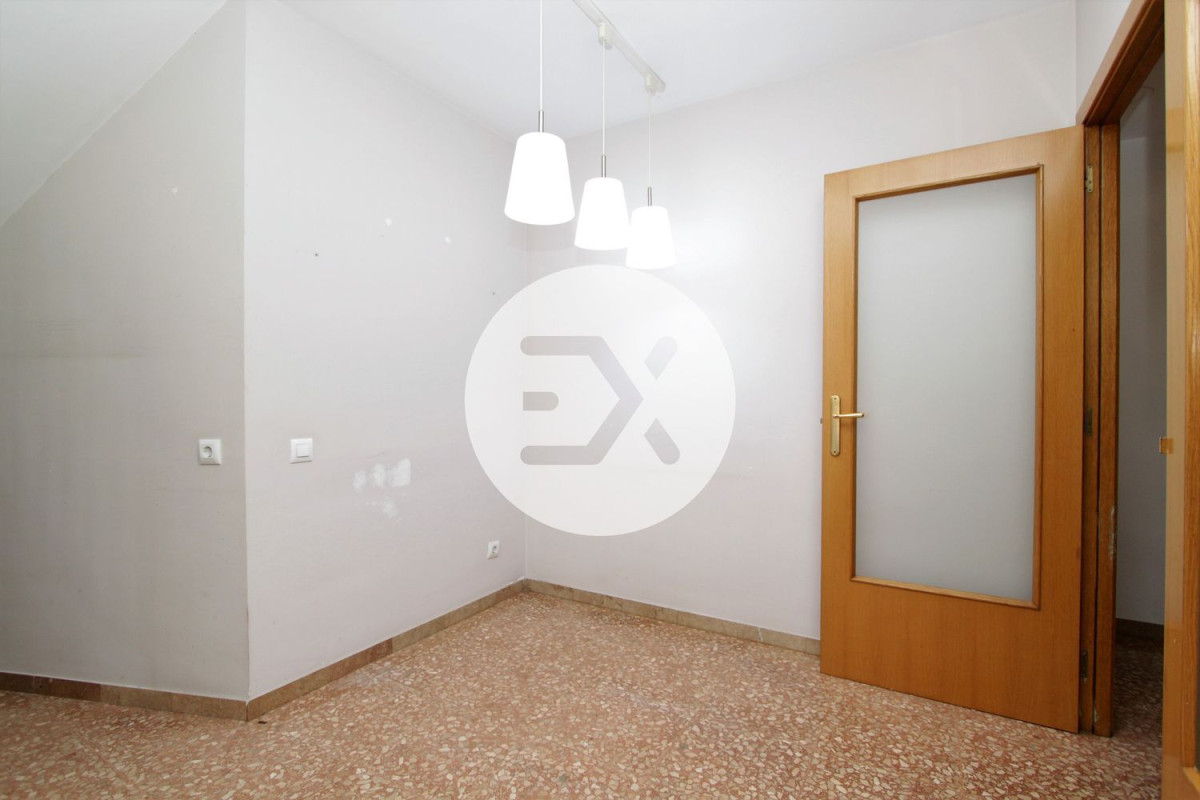 Venta de duplex en , Sant Boi de Llobregat photo 4