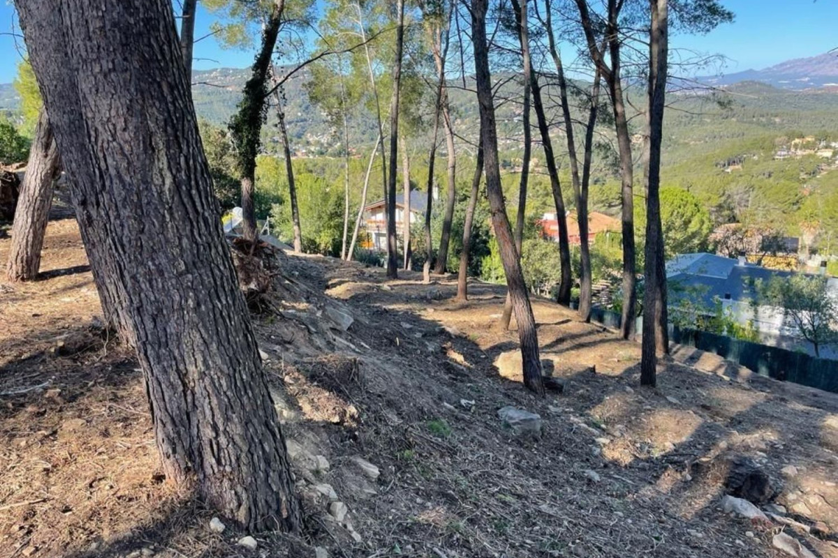 Działka na sprzedaż w Corbera de Llobregat, Barcelona photo 4