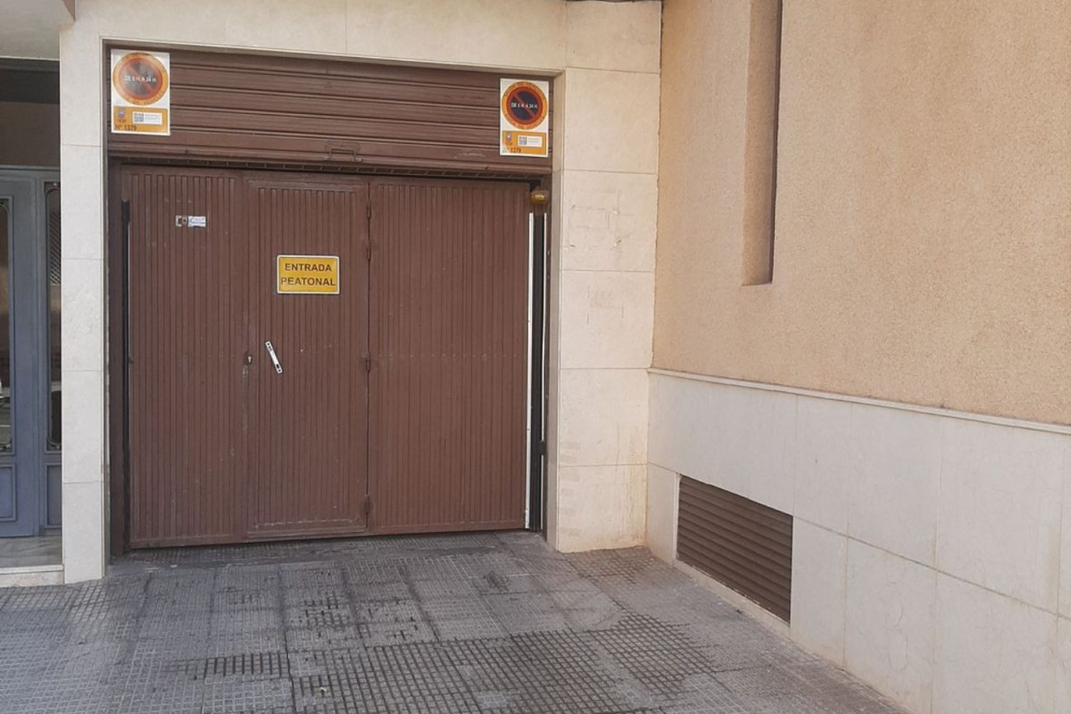 Venta de garaje en Calle del carmen , San Juan de Alicante photo 2