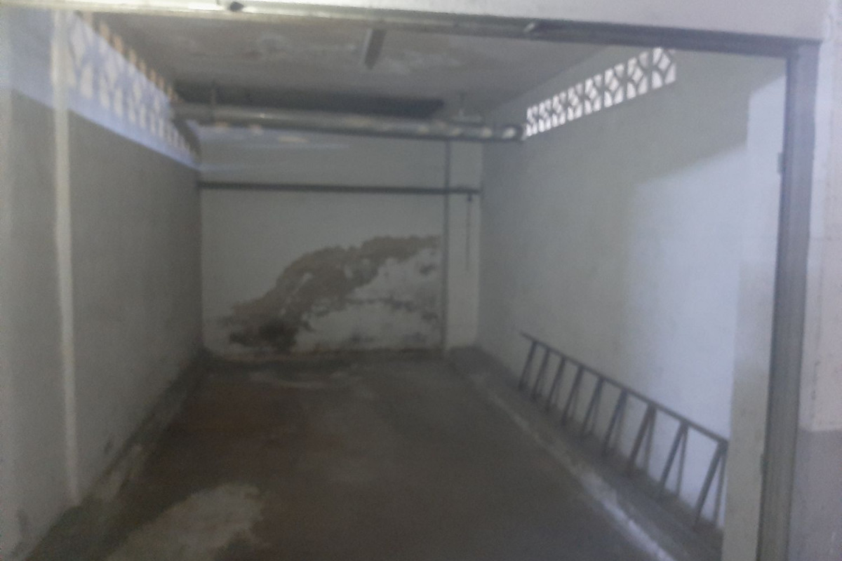 Venta de garaje en Calle del carmen , San Juan de Alicante photo 4