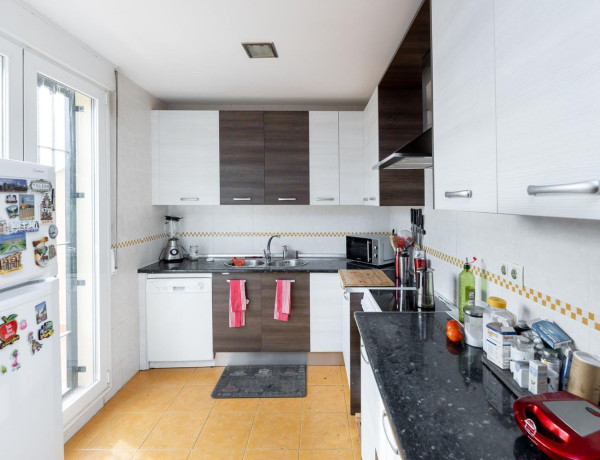 Chalet adosado en venta en , Gojar photo 3