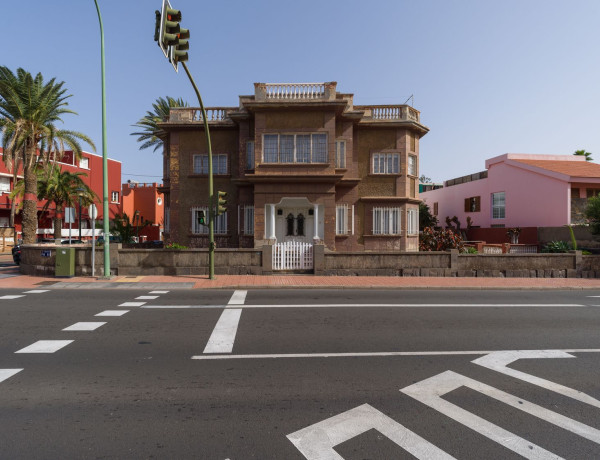 Chalet independiente en venta en Maestro Valle, Las Palmas de Gran Canaria thumbnail 1