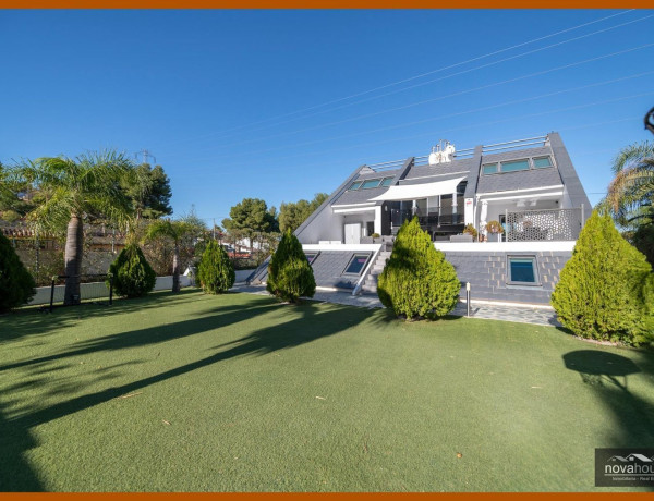 Detached villa for sale in Pinos de Alhaurín , Alhaurín de la Torre thumbnail 2