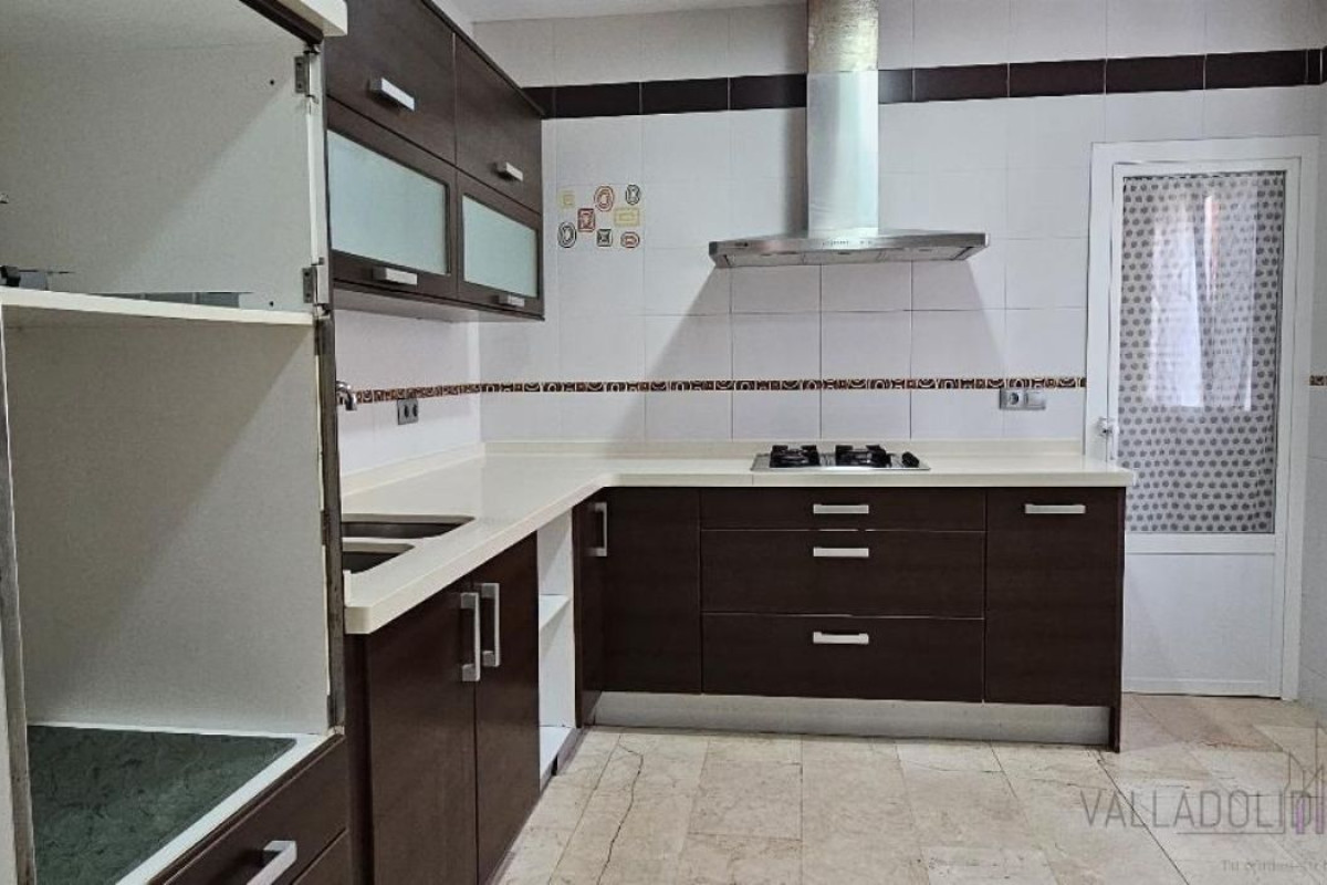 Casa o chalet independiente en venta en calle Arrabal Abajo, Cigales
photo 5