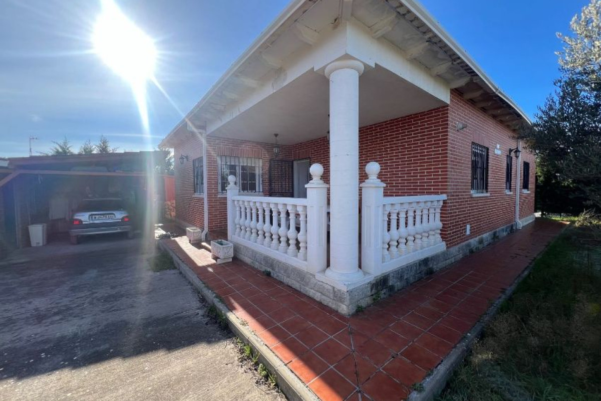 Casa o chalet independiente en venta en calle Clarete s/n, Traspinedo
photo 1