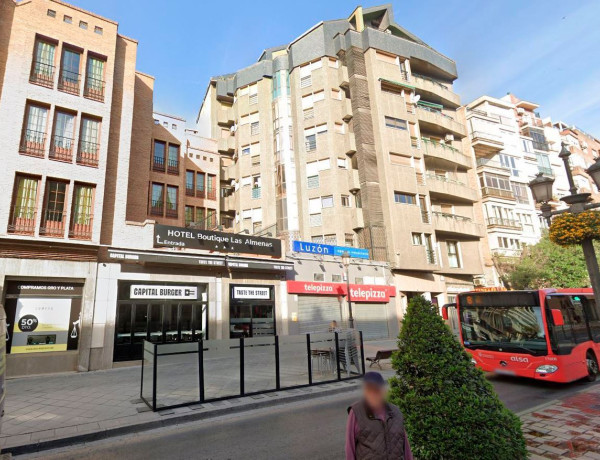 Local en venta en calle Acera del Darro s/n thumbnail 2
