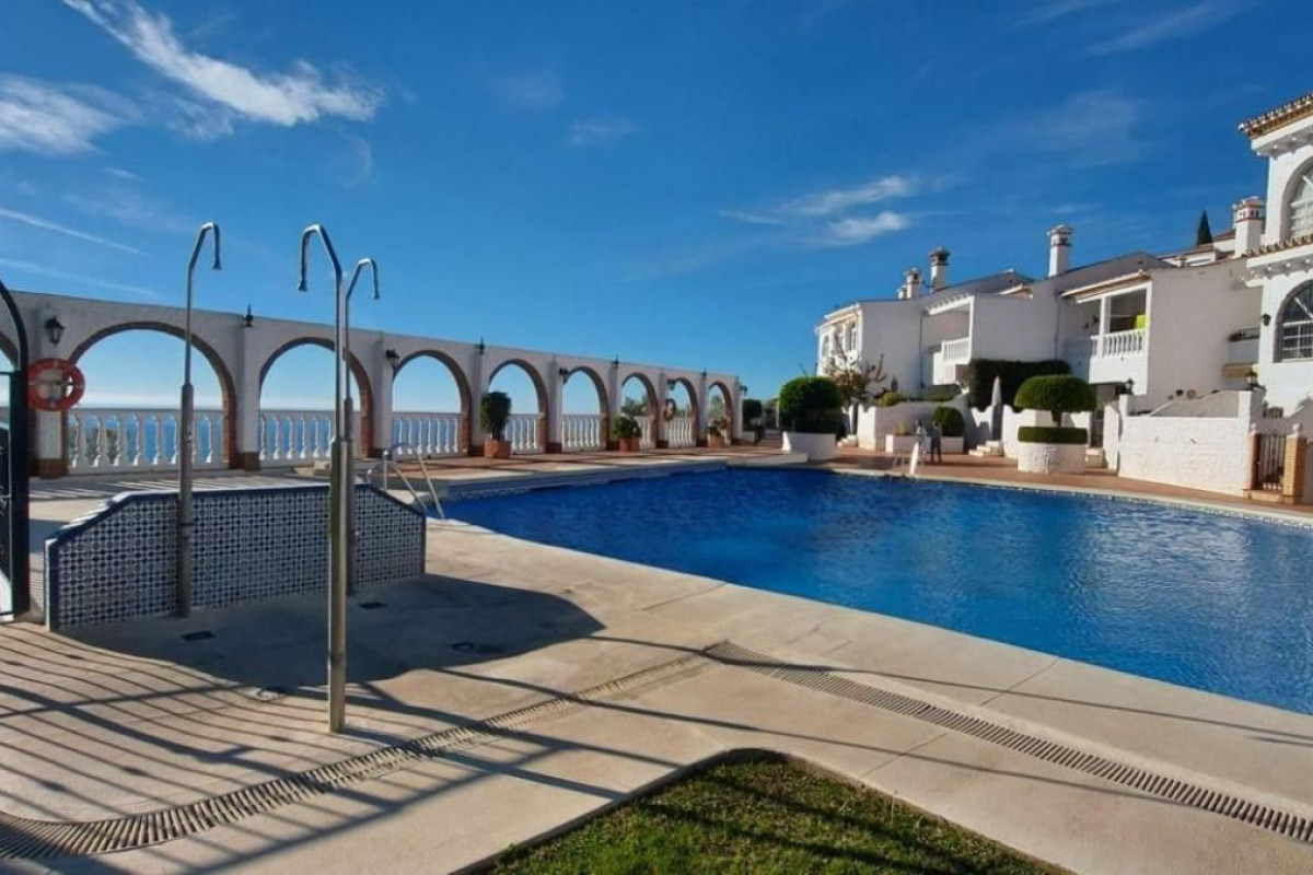 Sale of apartment in Avenida de los Botijos, Benalmádena
 photo 3