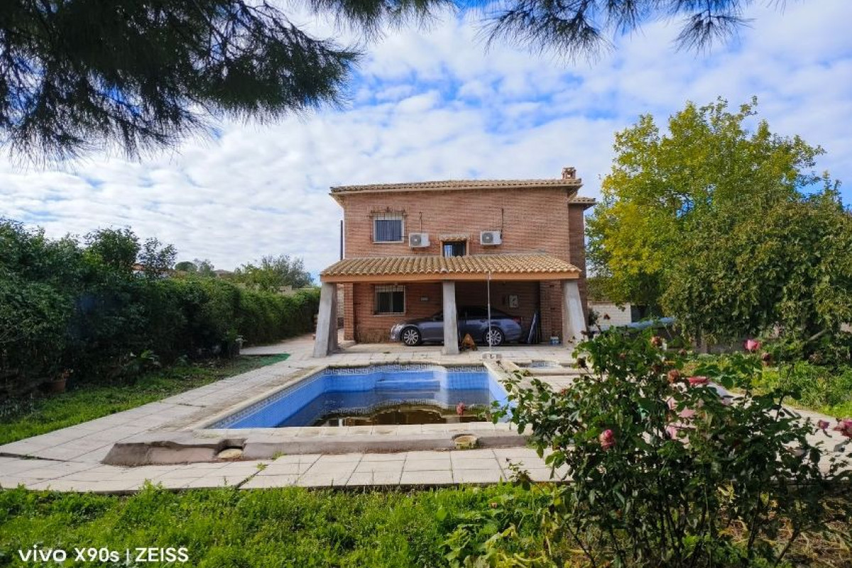 Casa o chalet independiente en venta en Urb. Picones s/n, El Casar de Escalona
photo 1