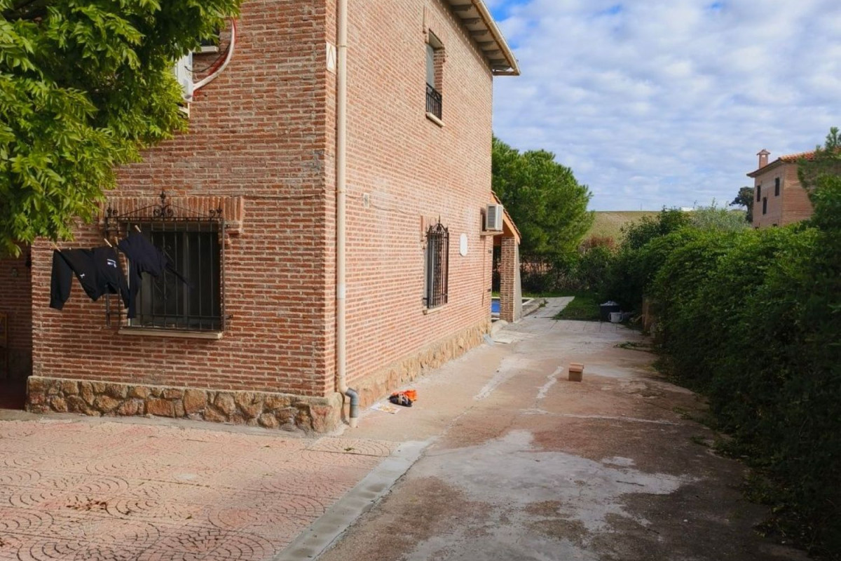 Casa o chalet independiente en venta en Urb. Picones s/n, El Casar de Escalona
photo 4