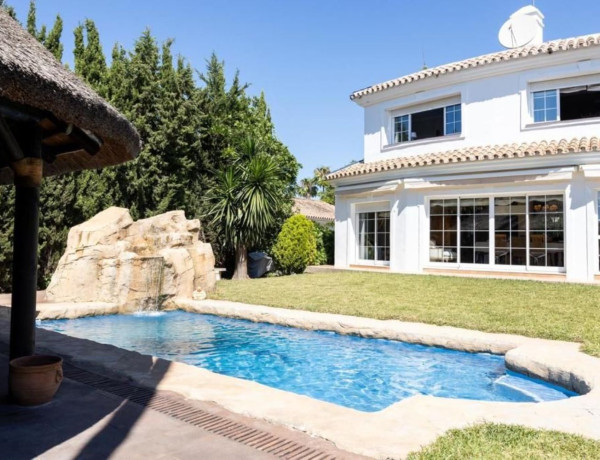 Chalet independiente en venta en Av de España s/n, Mijas thumbnail 2