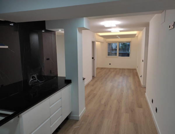 Apartment for sale in Avenida de Balaídos, Vigo thumbnail 2