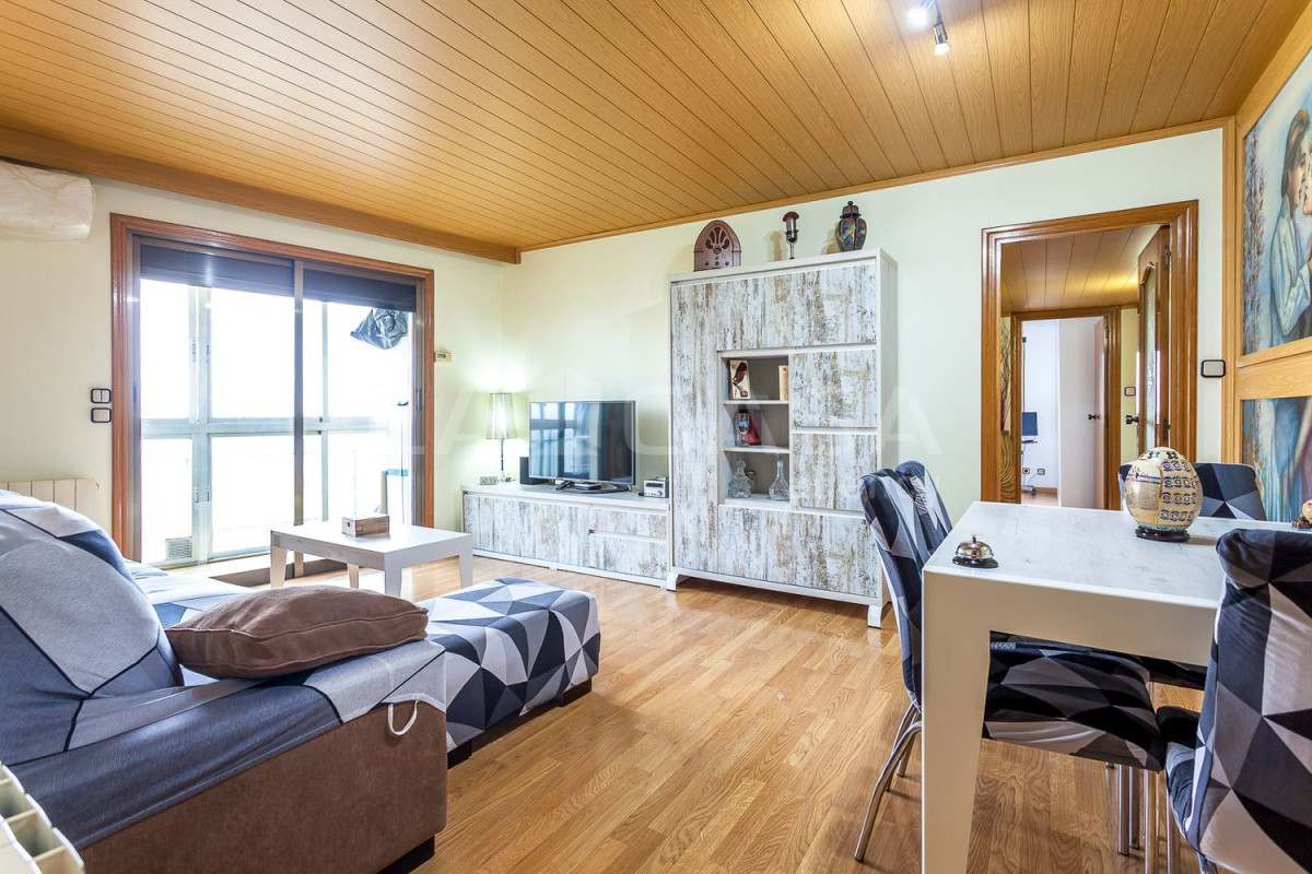 Sale of apartment in The Besòs, Sant Adrià de Besòs
 photo 2