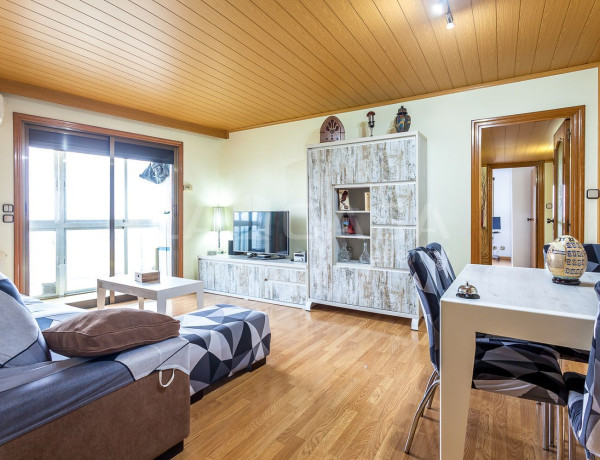 Apartment for sale in El Besós , Sant Adriá de Besós thumbnail 1
