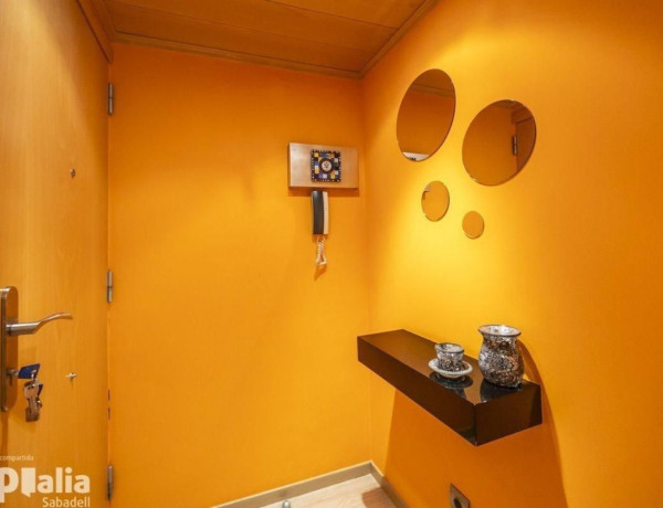 Piso en venta en  Calle de l'Estrella, Sabadell photo 3