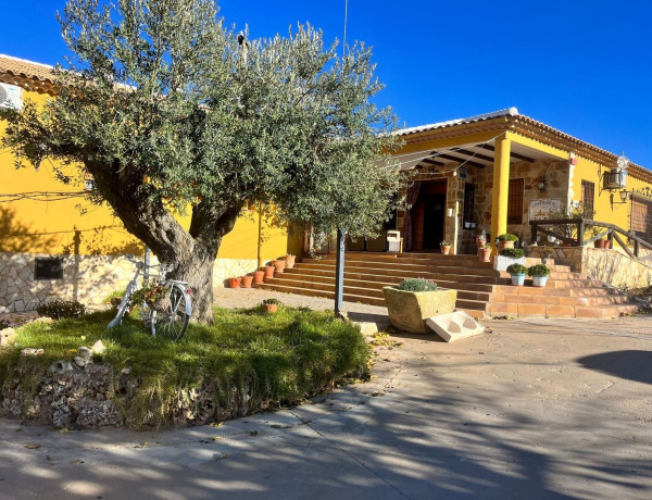 Casa rural en venta en El Bonillo thumbnail 1