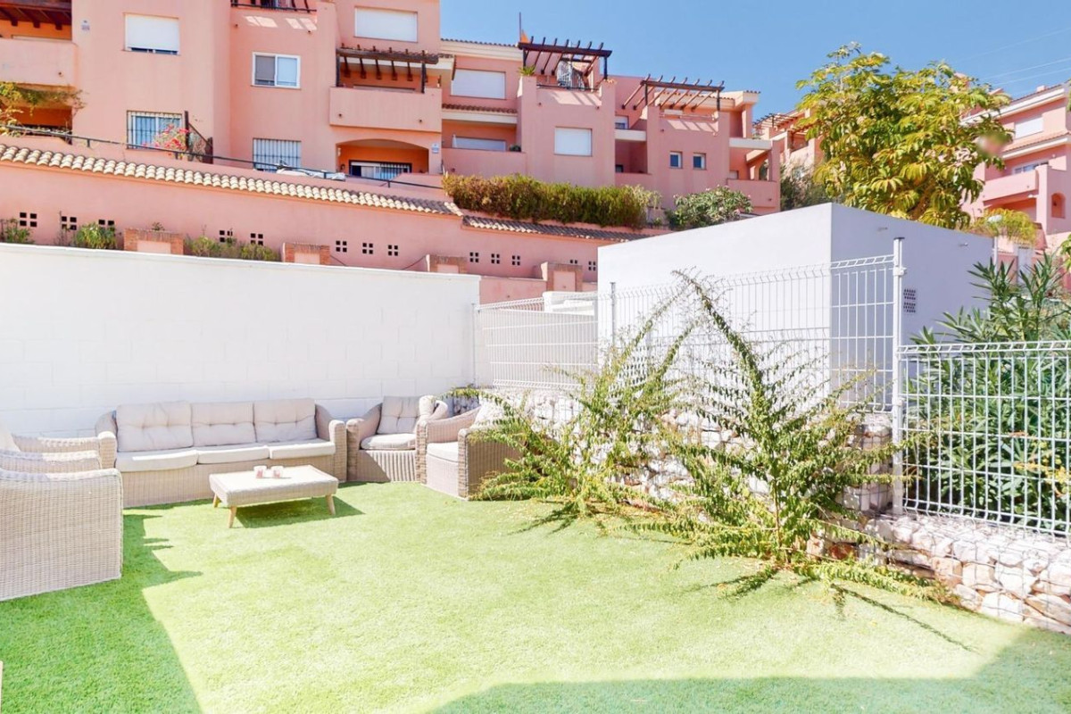 Venta de chalet adosado en Calle Azabache de Riviera , Mijas photo 3
