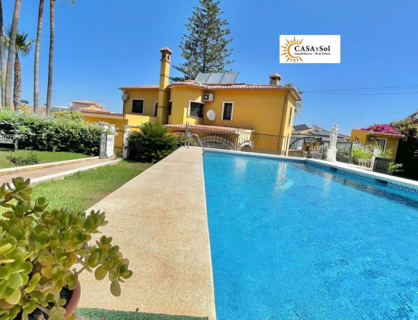 Detached villa for sale in  Calle Valdepeñas, Alhaurín de la Torre photo 3
