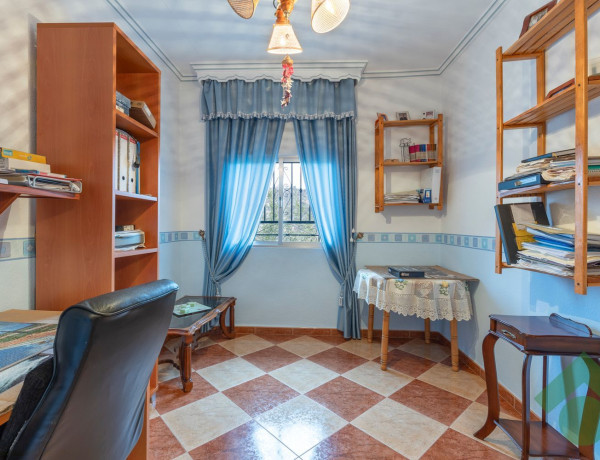 Detached villa for sale in , Loja photo 4
