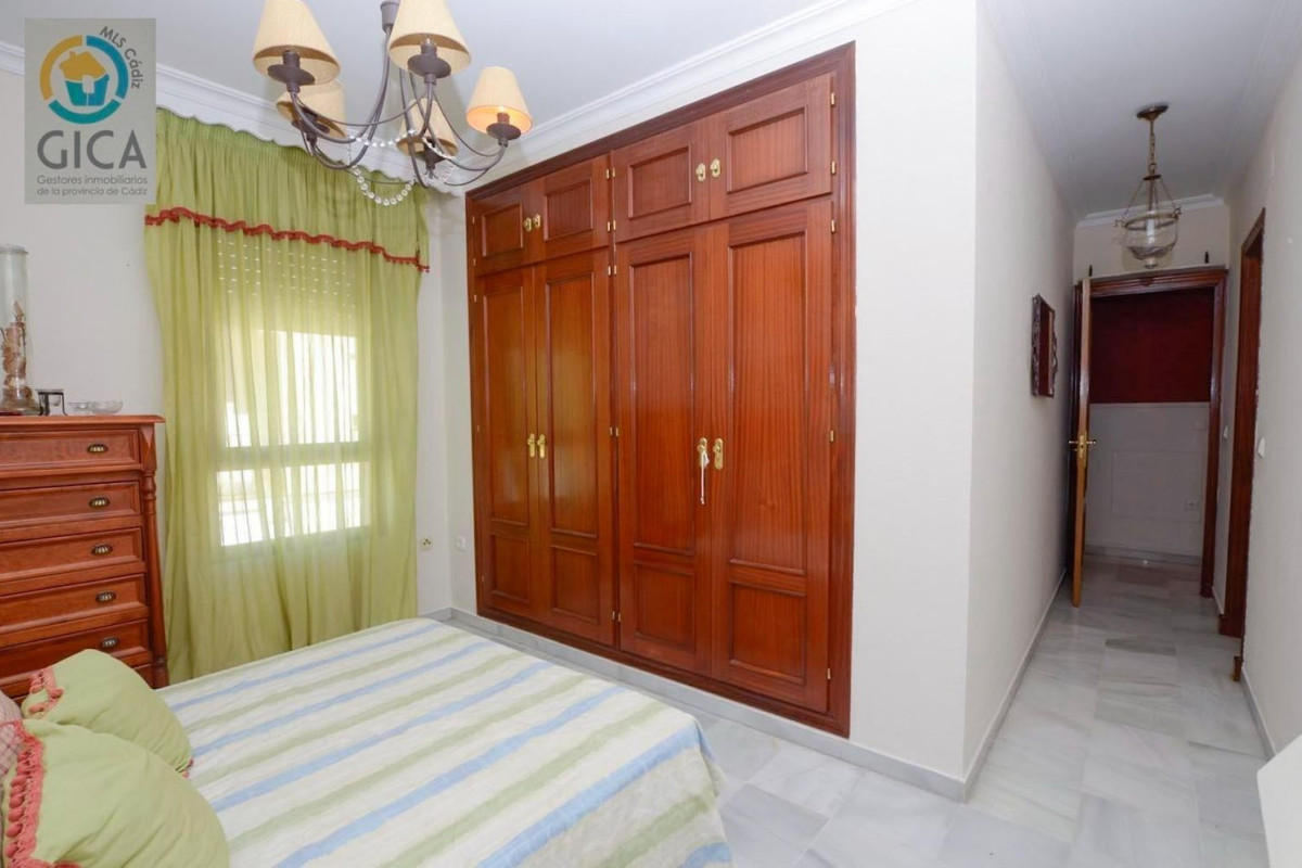 Sale of apartment in Calle Lola Peche, Algeciras
 photo 3