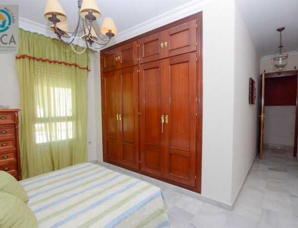 Piso en venta en Calle Lola Peche, Algeciras thumbnail 2