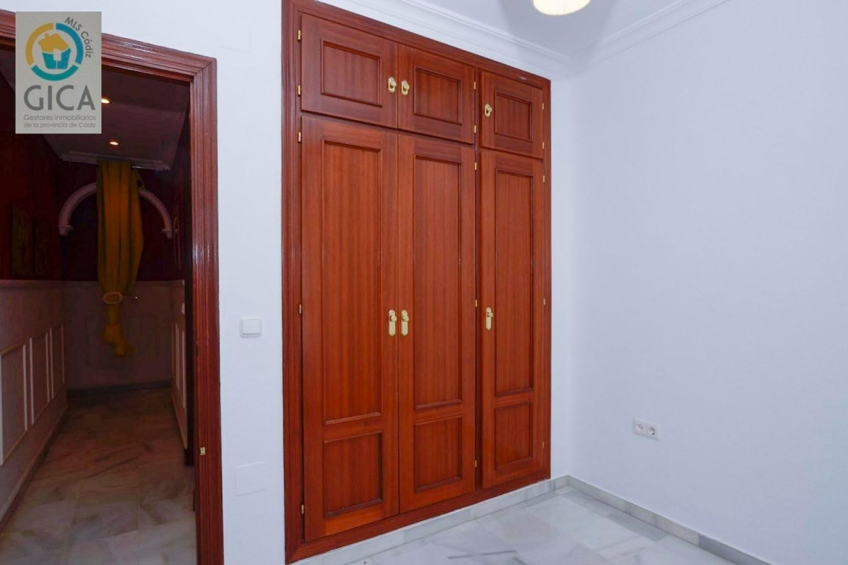 Sale of apartment in Calle Lola Peche, Algeciras
 photo 5