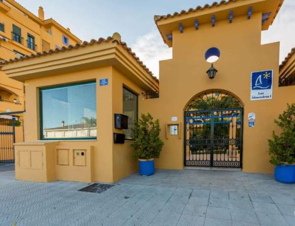 Продажа первого этажа в  Avenida Santiago de Compostela, Marbella photo 1