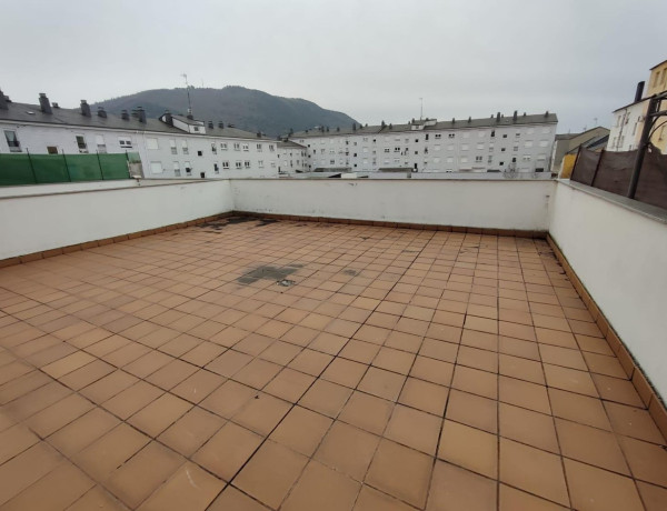 Piso en venta en  Flores de Sil , Ponferrada photo 2