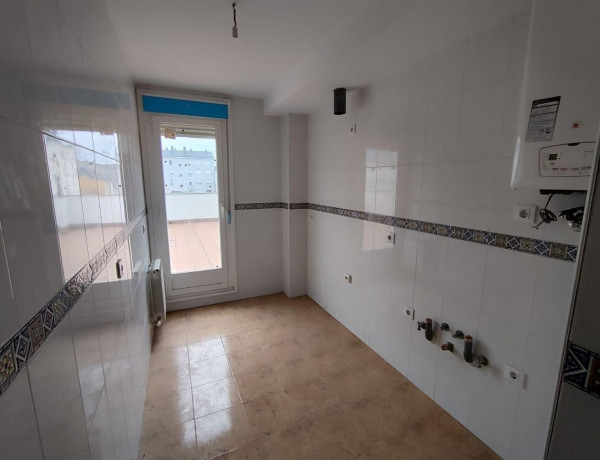 Piso en venta en  Flores de Sil , Ponferrada photo 3