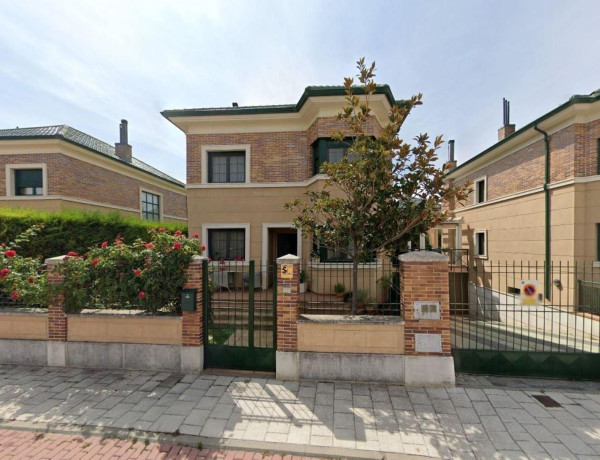 Chalet independiente en venta en  Covaresa - Parque Alameda , Valladolid photo 2
