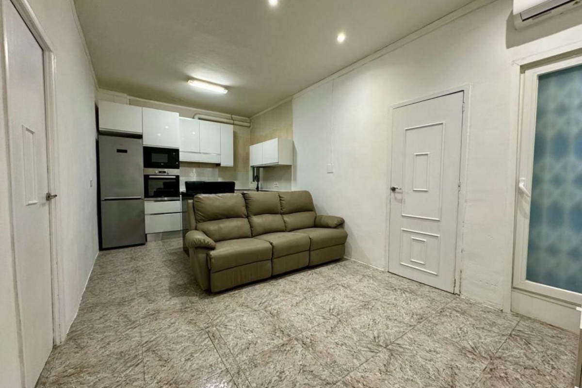 Venta de bajo en Calle Jaume Balmes, Sant Boi de Llobregat
 photo 2