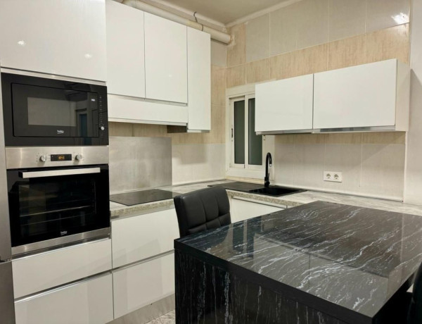 First floor for sale in Calle Jaume Balmes, Sant Boi de Llobregat thumbnail 2