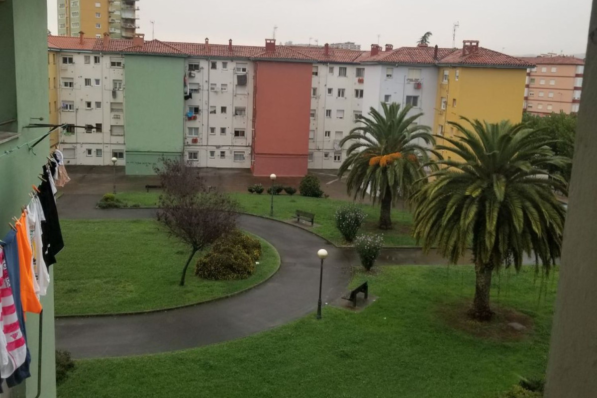 Sale of apartment in Calle Amancio Ruiz Capillas, 17, Torrelavega
photo 1