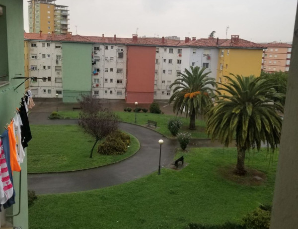 Apartment for sale in  Calle Amancio Ruiz Capillas, 17, Torrelavega photo 1