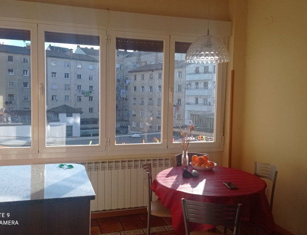 Chalet independiente en venta en Calle Olagibel, 54, Vitoria-Gasteiz thumbnail 2
