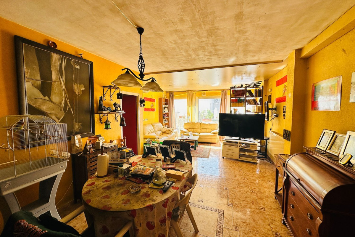 Venta de chalet adosado en  puigmal , Empuriabrava photo 5