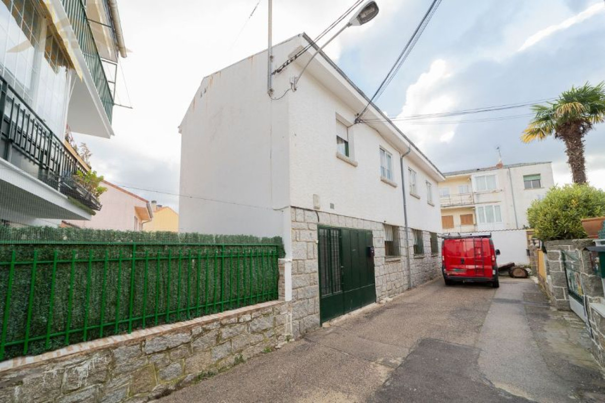 Venta de bajo en santoyo, El Escorial
photo 1